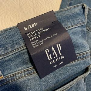 Gap High Rise True Skinny Ankle Jeans with Secret Smoothing Pockets